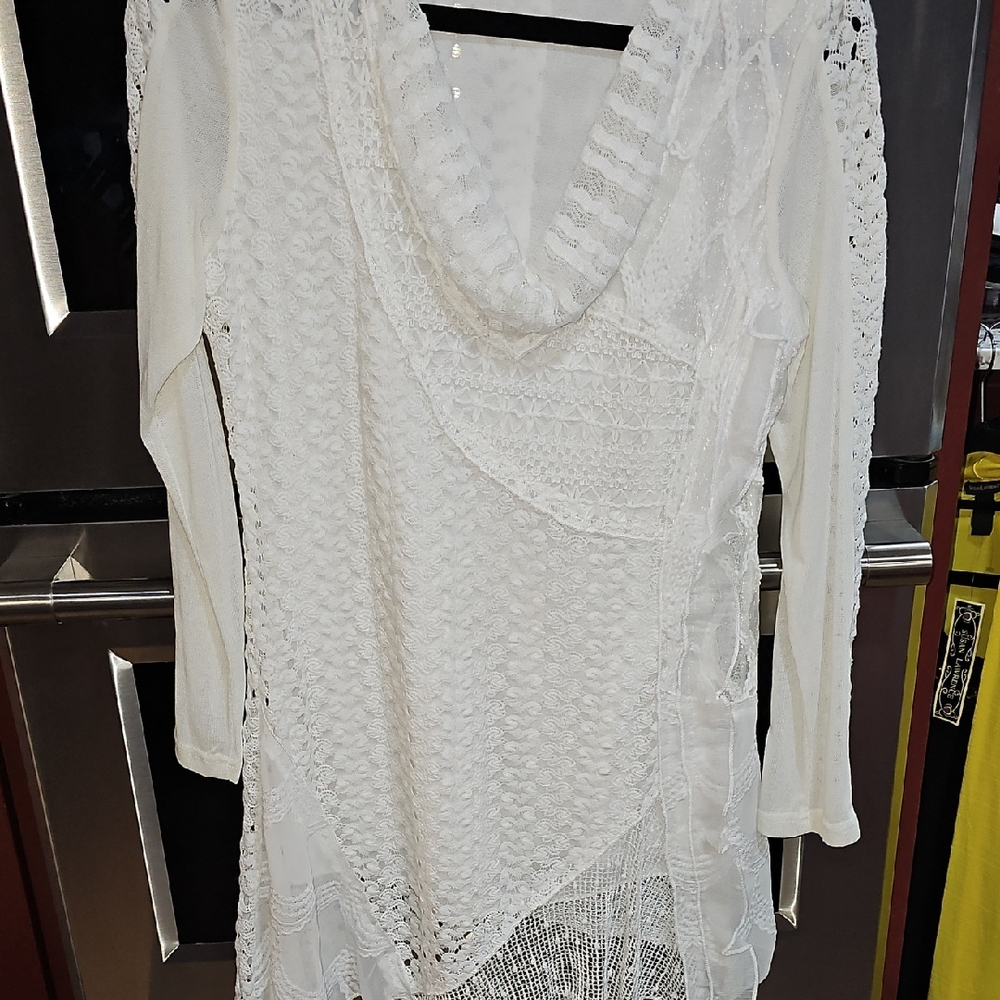 Chic White Lace Women's Blouse